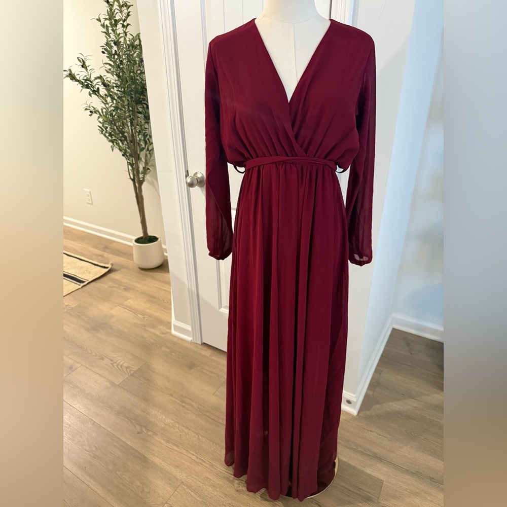 Elegant Burgundy Maxi Dress